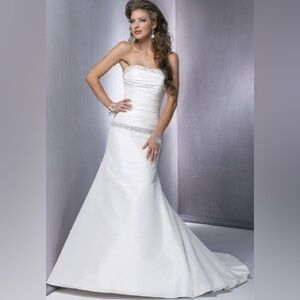 Maggie Sottero Off-White Wedding Gown